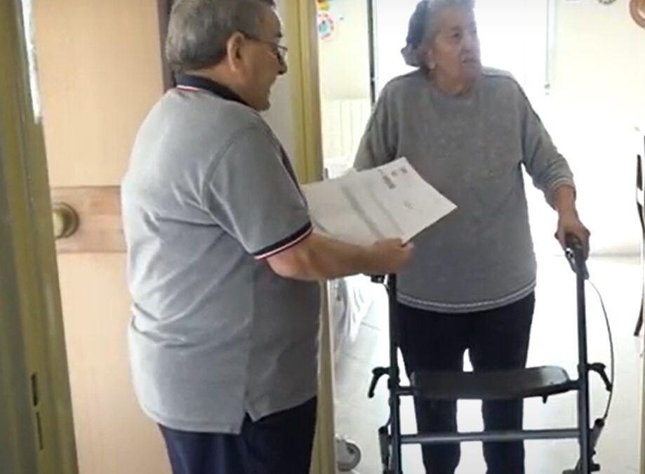 Chiusi in casa da dieci giorni, l’ascensore non funziona