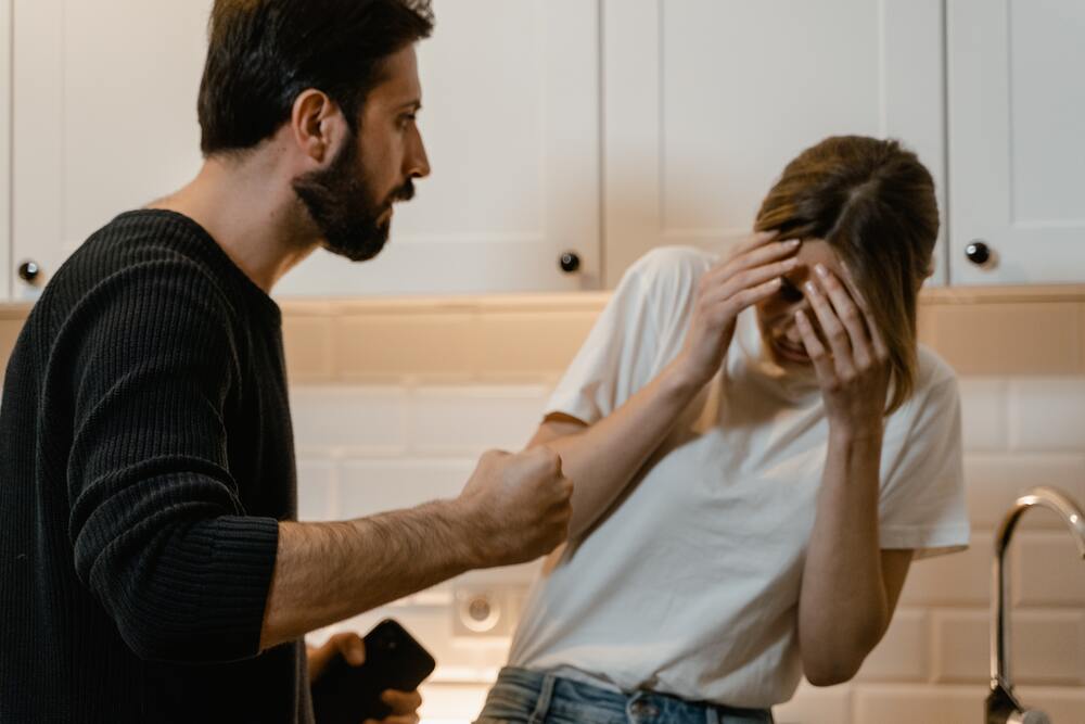 Donne, approvato un Avviso a favore delle vittime di violenza
