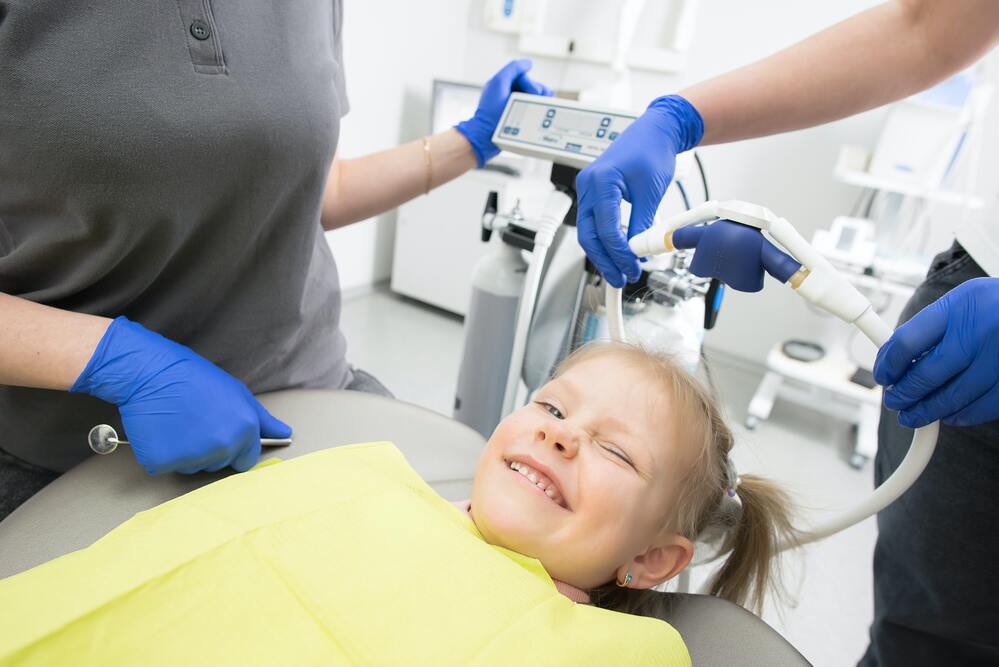 Salute, la Regione fornisce cure dentali gratuite per i minori seguiti dai servizi sociali